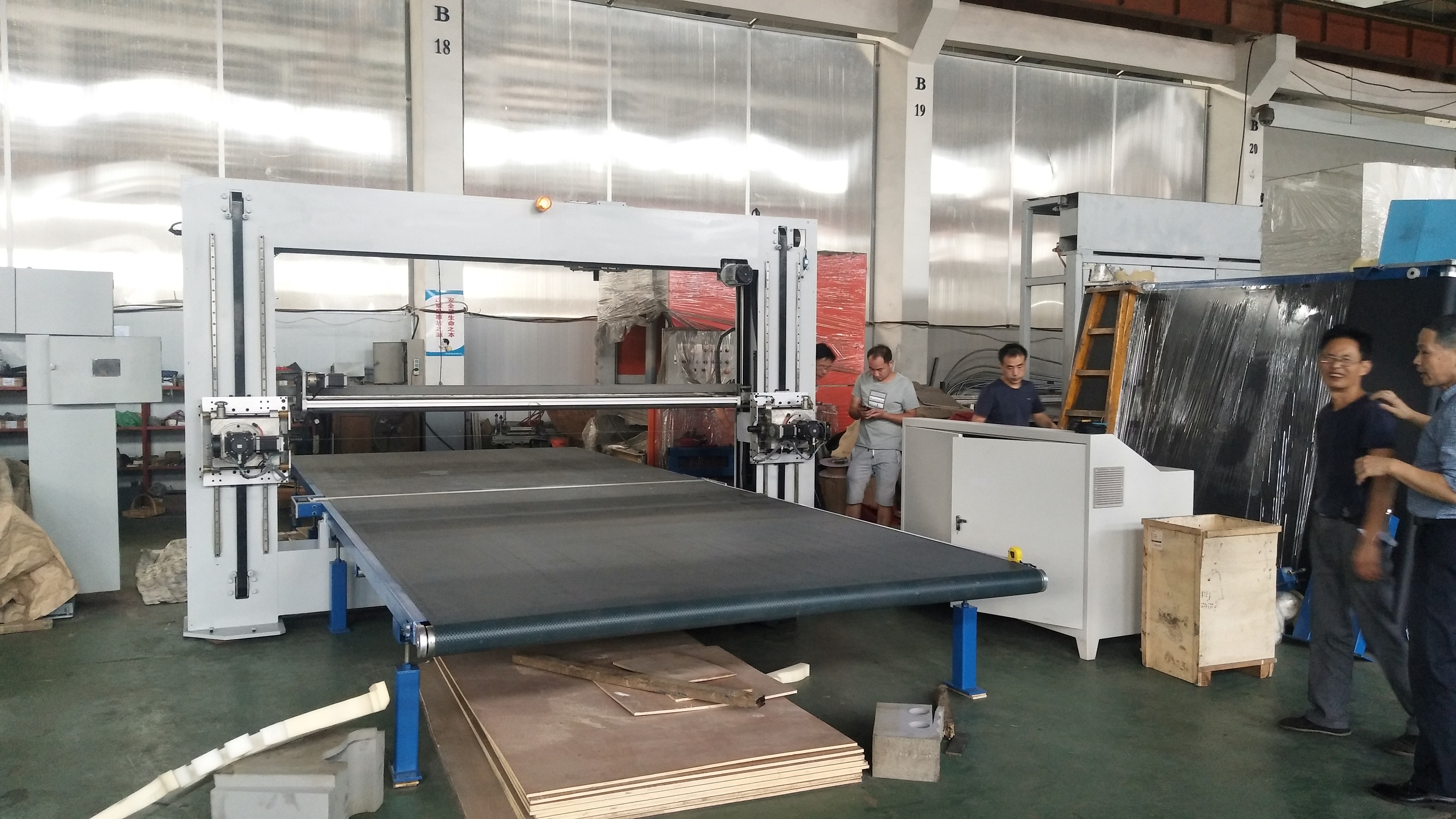 Dual Blade Oscillating Contour Cutting Machine