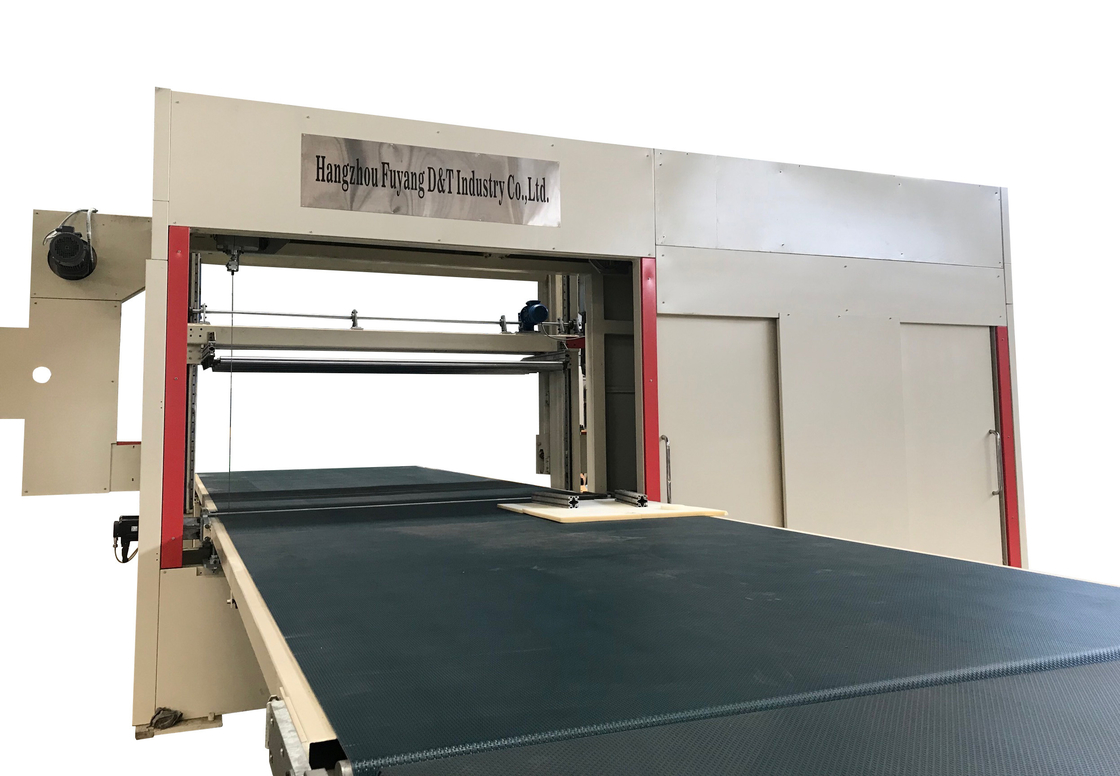 Upright CNC Sponge Cutting Machine 40m/Min 3D Shape For Flexible Foam