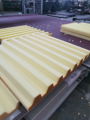 CNC Horizontal Oscillating Saw Blade Foam Cutting Machine For Sponge And Flexible PU With Belt Rotary Table